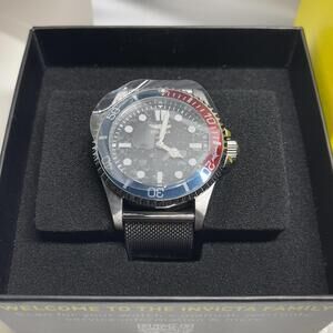 Invicta Pro Diver 49689 Men's Watch Red & Blue Bezel Black Dial Steel Mesh Band